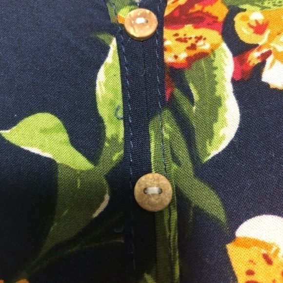 U2b Navy floral elastic waist top size medium - Picture 3 of 5